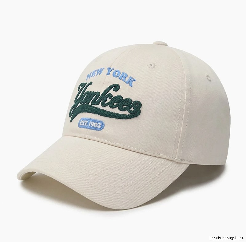 Simple style white cap of the MLB New York Yankees