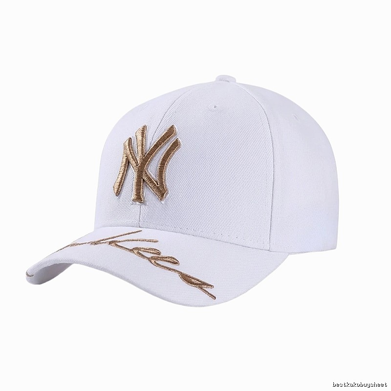 Classic-style white baseball cap of MLB