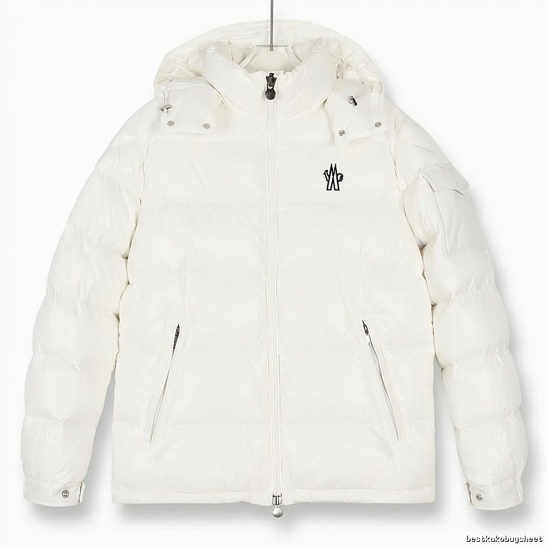 Moncler's classic and simple style white down jacket