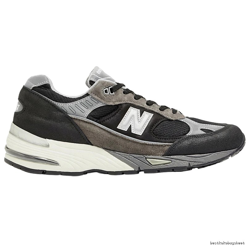 New Balance retro style black and gray sports shoes