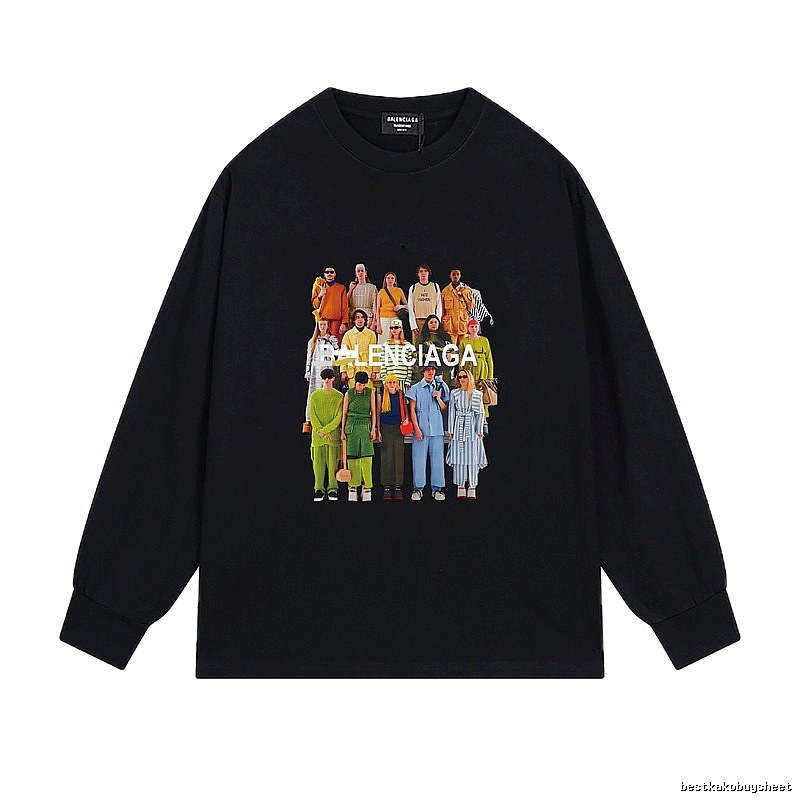 Parisian family portrait printed black sweatshirt