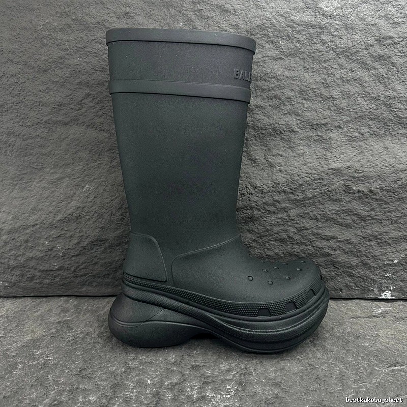 Tall Green Rubber Boot Rain Boot for Daily Rotation